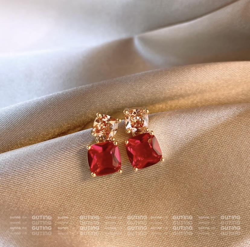 18087 Classic Ankela red stud Earrings, classic and versatile bean earrings, fashionable, retro and elegant autumn and winter earrings