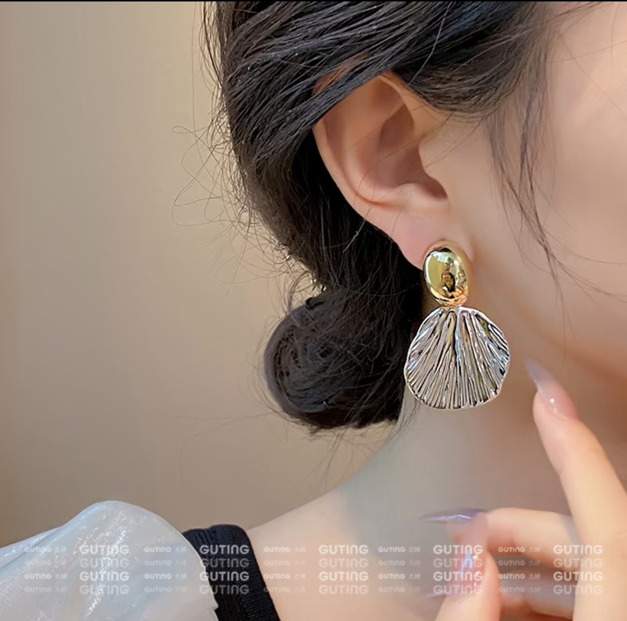 Personalized texture, niche and high-end geometric earrings, square face earrings, exaggerated and fashionable, face-slimming jewelry