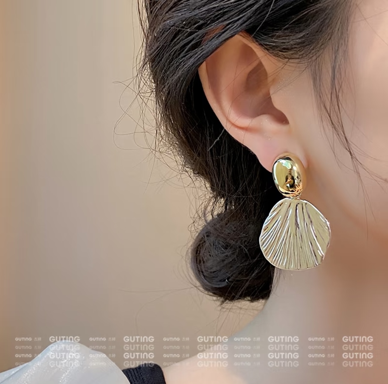 Personalized texture, niche and high-end geometric earrings, square face earrings, exaggerated and fashionable, face-slimming jewelry