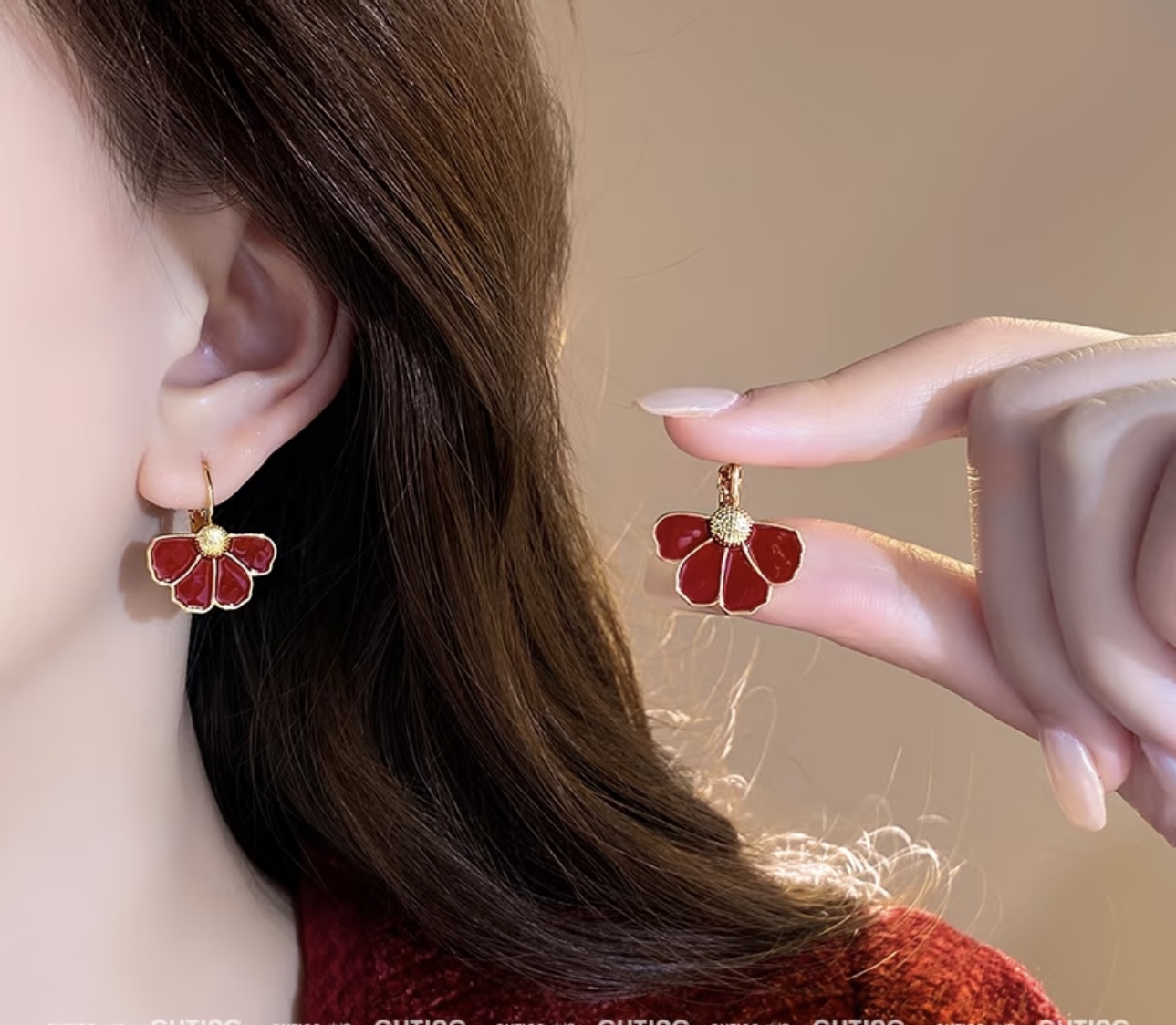 Genuine white wine and red camellia flower earrings, handcrafted red earrings, a niche and high-end style, fresh and delicate stud earrings