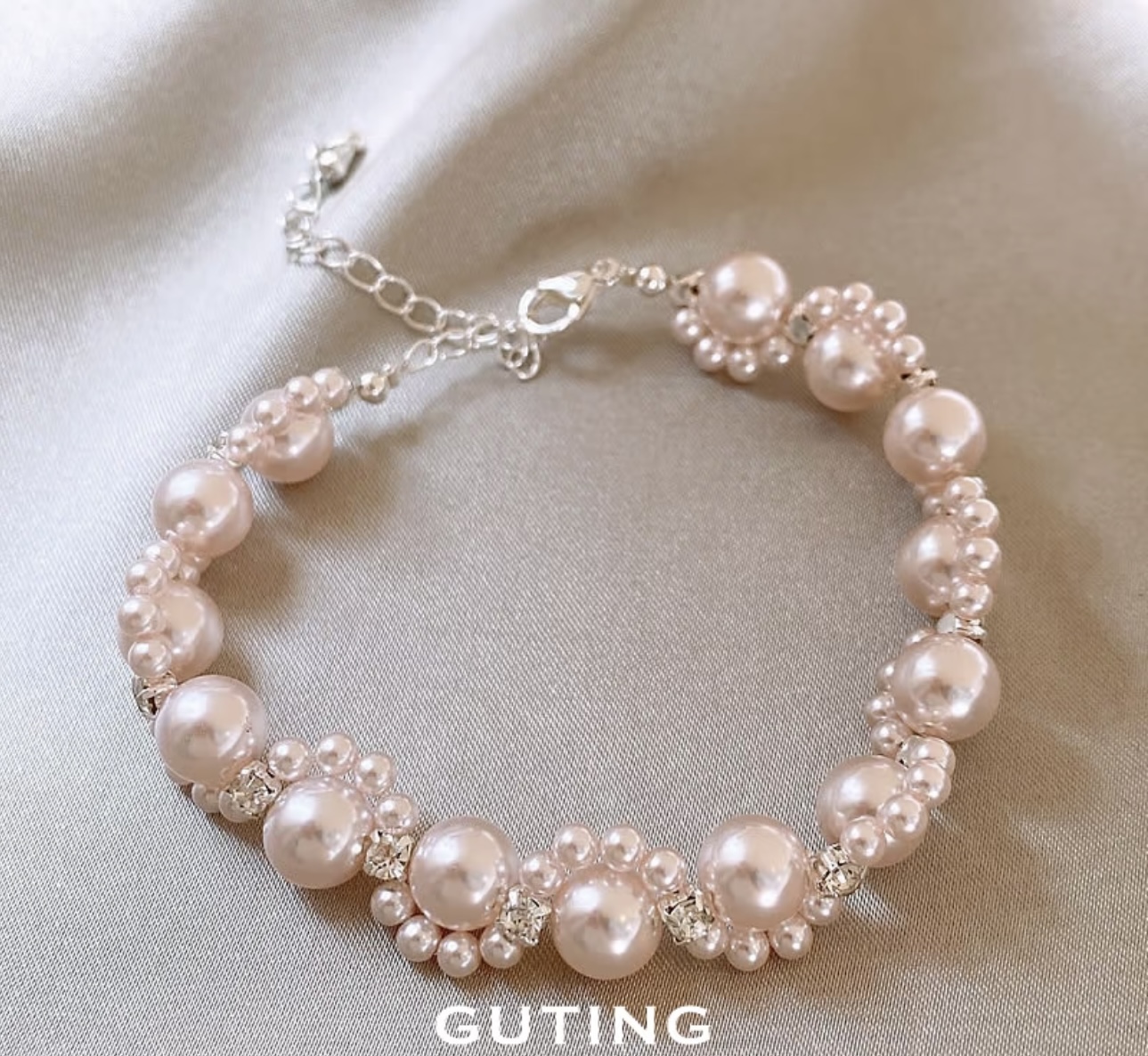 High-end Manta rose-colored pearl bracelet, elegant French pearl bracelet, exquisite chanel-style hair accessory