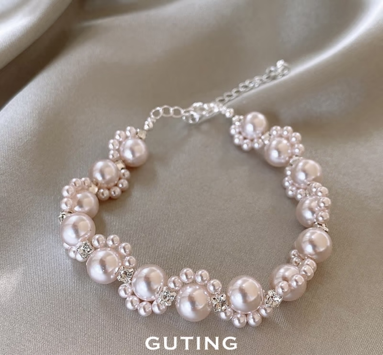 High-end Manta rose-colored pearl bracelet, elegant French pearl bracelet, exquisite chanel-style hair accessory