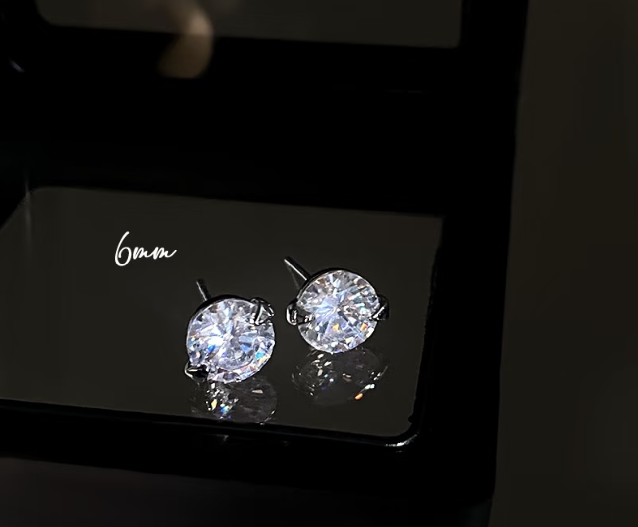 Hand-cut Mermaid's Tears Shining White Stud earrings, classic and elegant commuter earrings, fashionable and versatile earrings