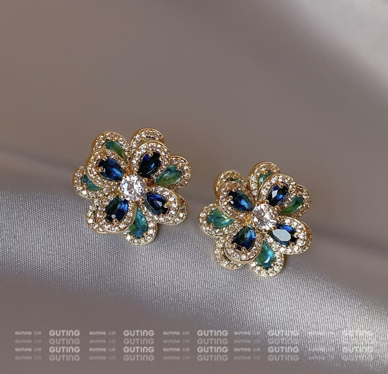 (Heavy Industry High-end Luxury Series) Green handcrafted earrings, high-end sparkling flower stud earrings, elegant and stylish earrings