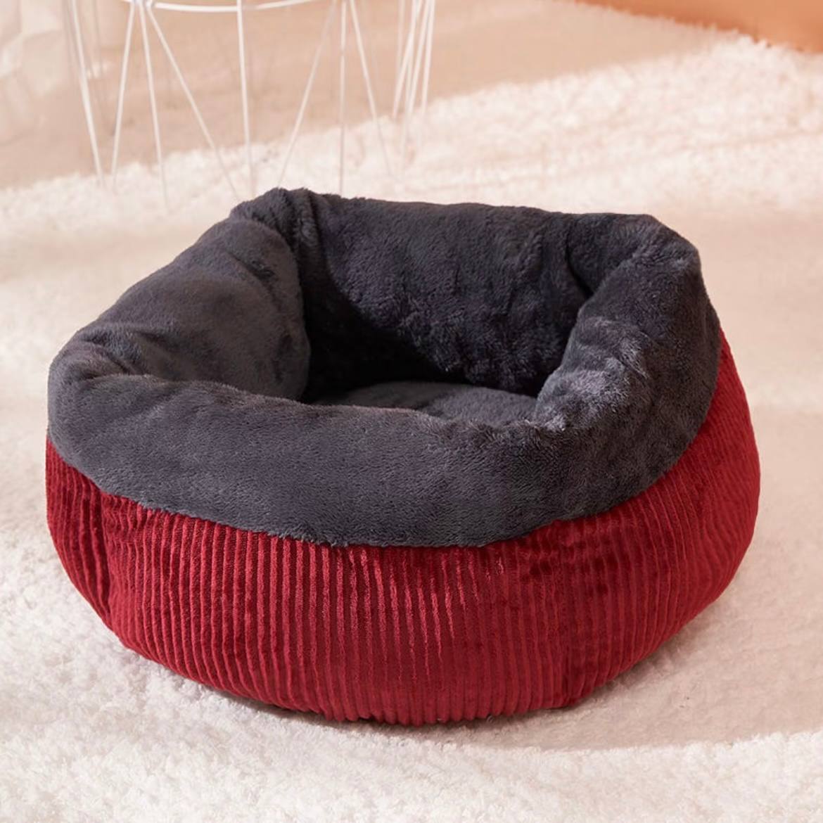 Cat bed and dog bed - Winter insulation for all seasons. Semi-enclosed small dog bed for pets. Cat pad and bed accessories.