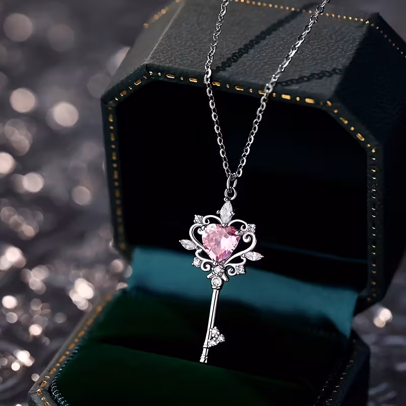 Locket-shaped necklace as a holiday gift with a hollow design, key-shaped heart-shaped pendant necklace as a gift for engagement, pendant necklace with geometric patterns, women's jewelry.