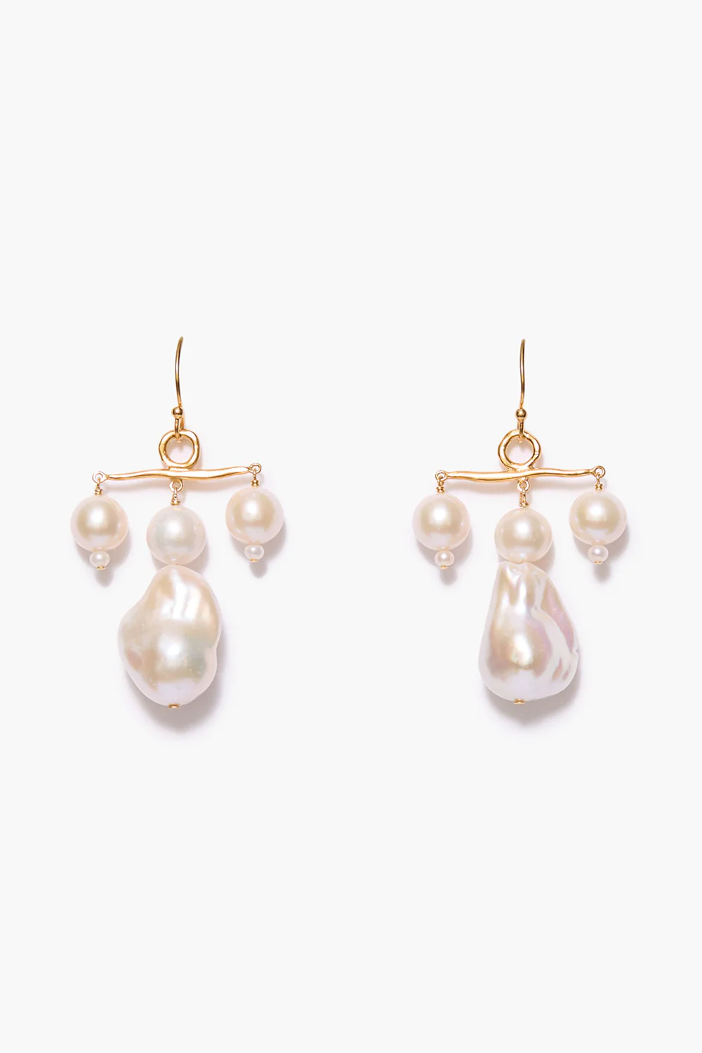 Caroline Earrings White Pearl