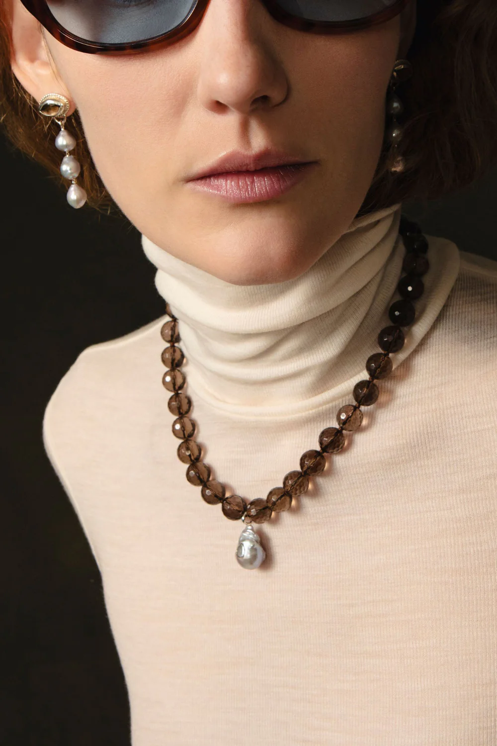 Gaze Tiered Earrings Grey Pearl