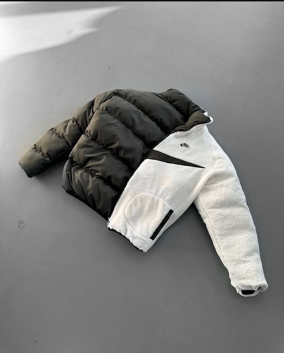 Reversible Classic Logo Insulated Jacket (Unisex)