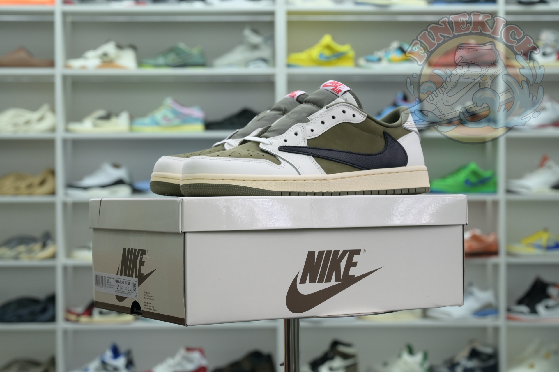 Low OG Medium Olive Sneakers