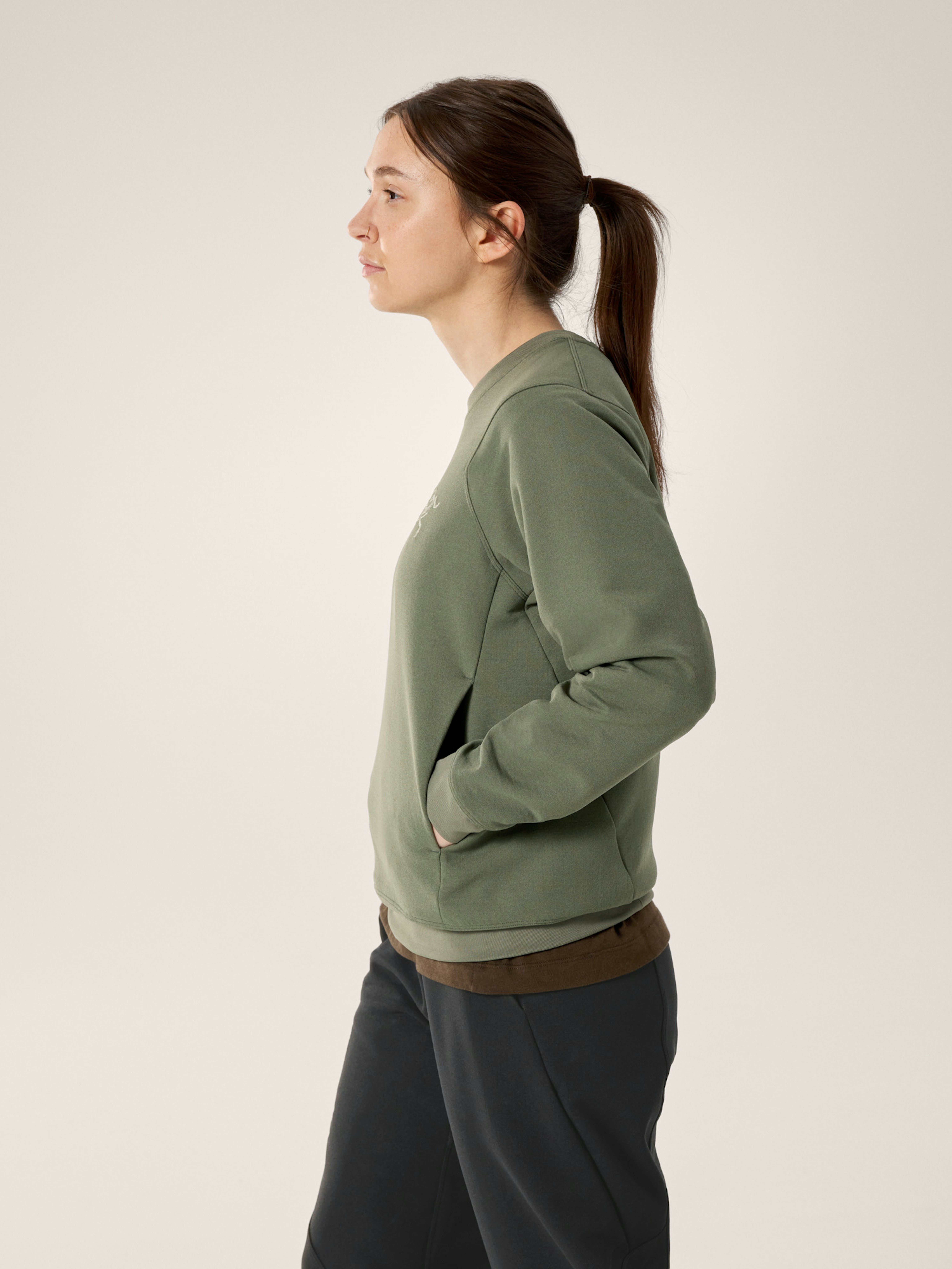 Aestas Crew Neck Pullover Women's