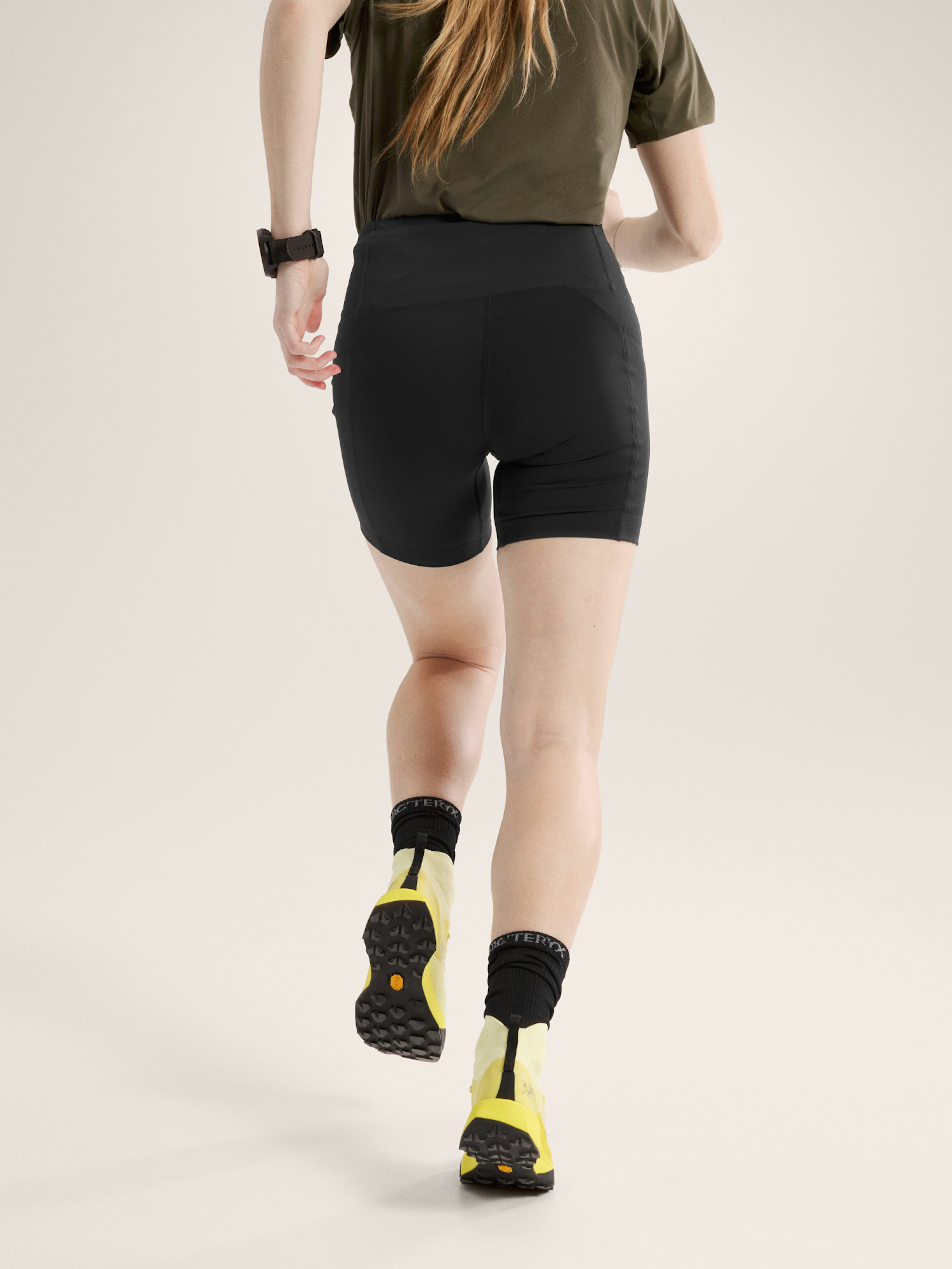 Essent High-Rise Utility Short 6