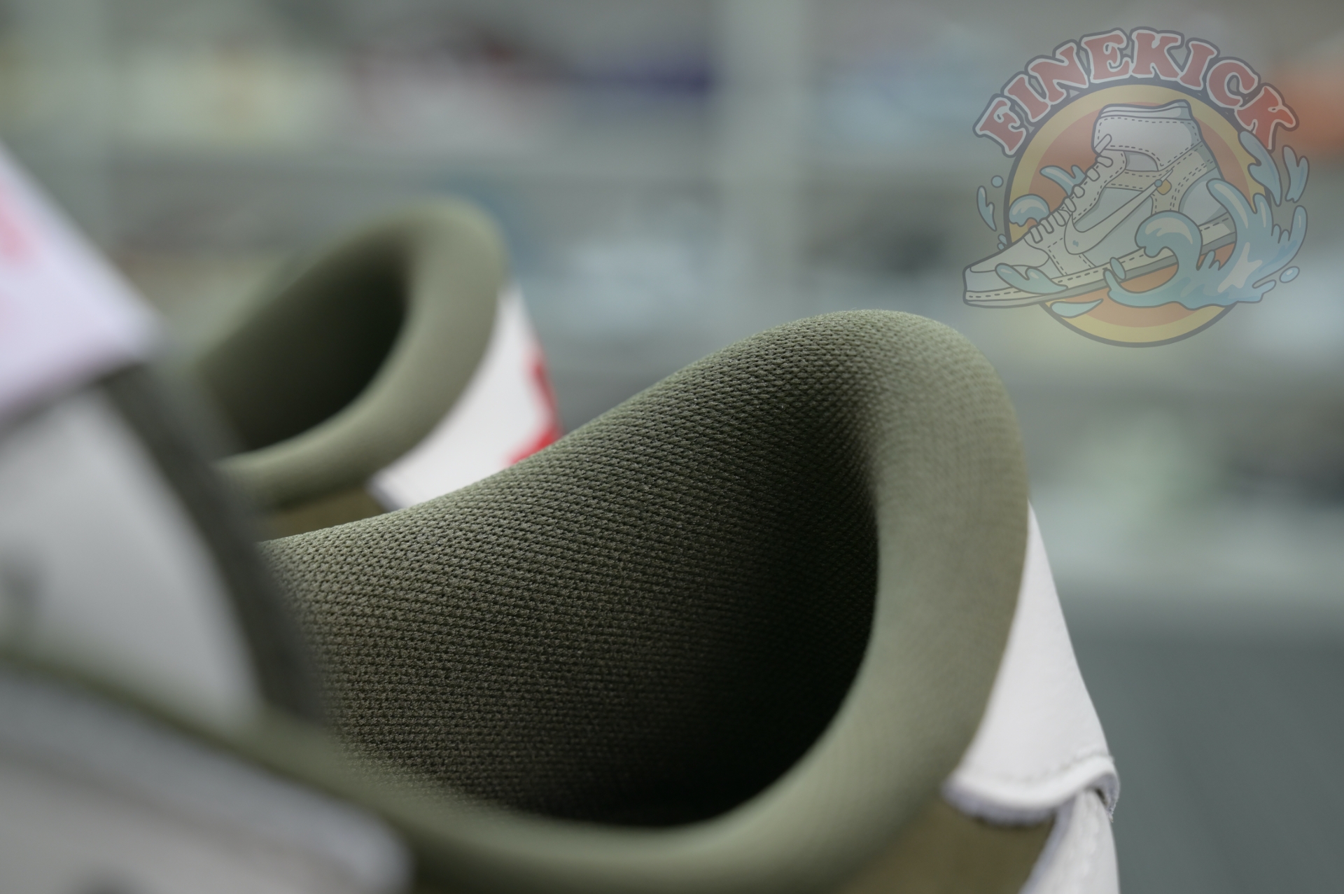 Low OG Medium Olive Sneakers