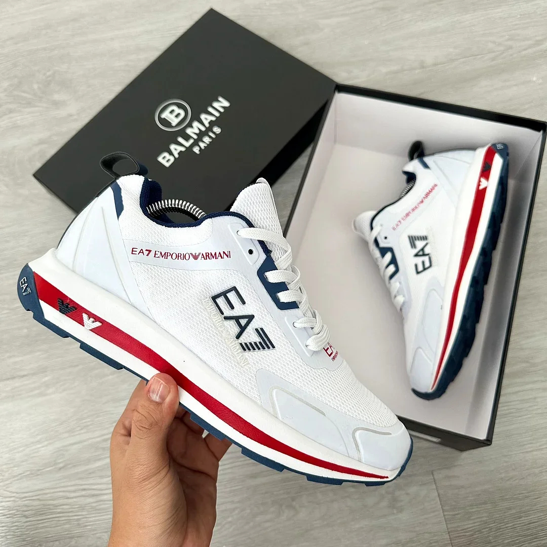 Men's breathable and comfortable sports shoes