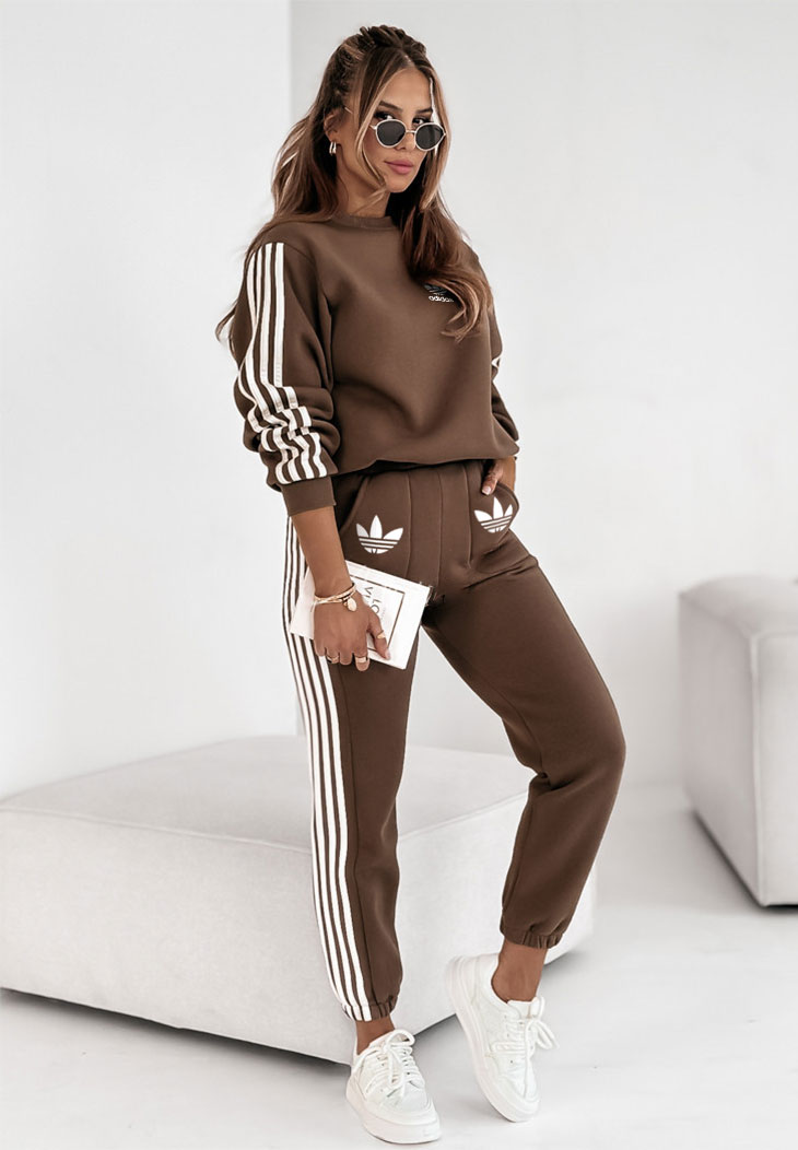 Najlepiej sprzedający się dwuczęściowy zestaw damskiej odzieży sportowej w 2025 roku