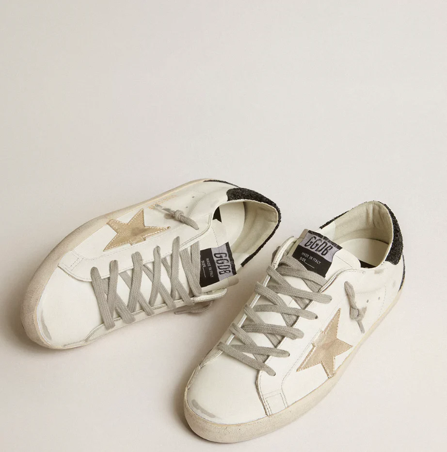 Super-Star Women with a gold star and black glitter reinforcement