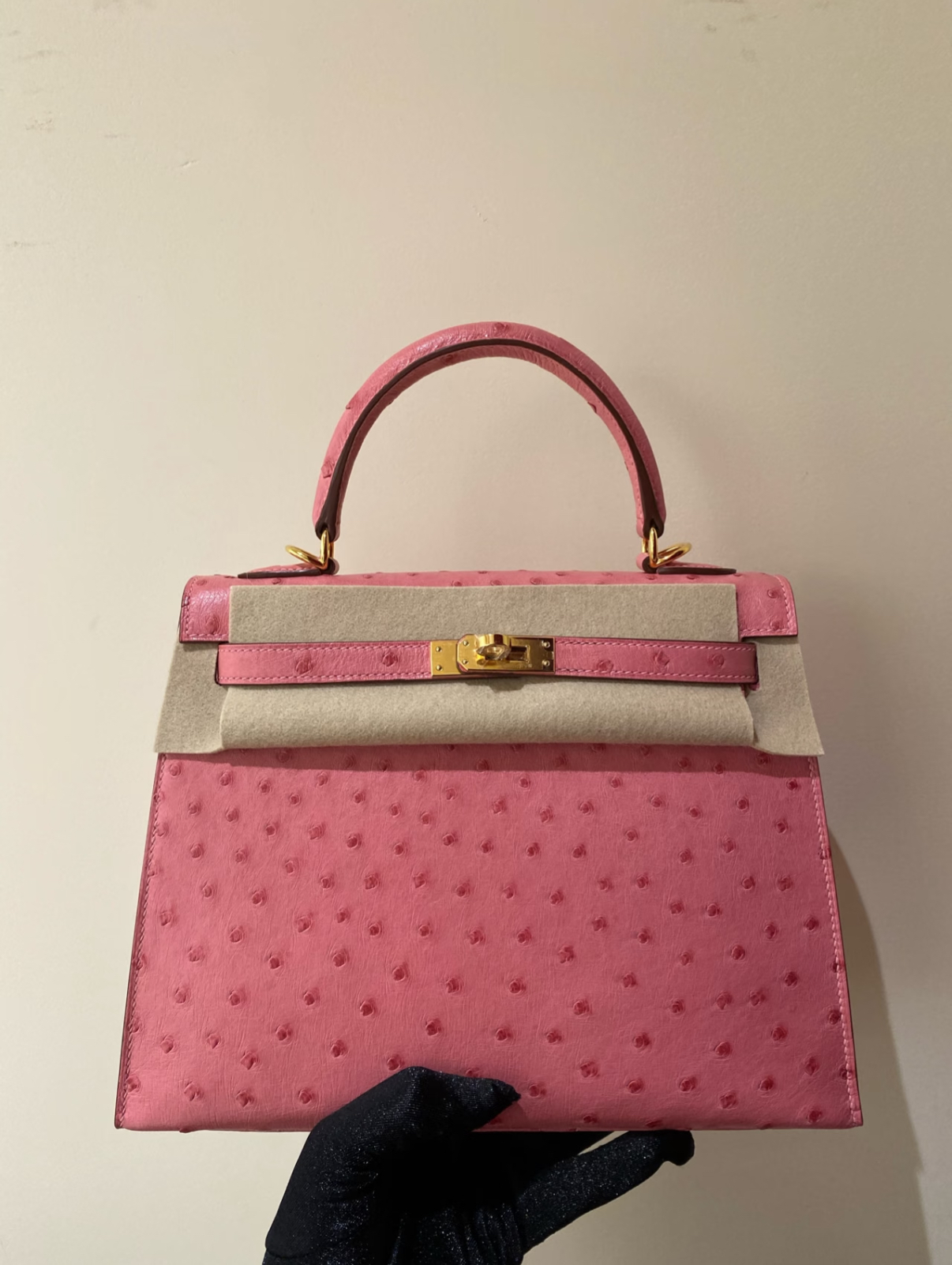 Kelly 25-28 Ceramic Pink Ostrich Leather Custom Gold buckle - Artisantouchss