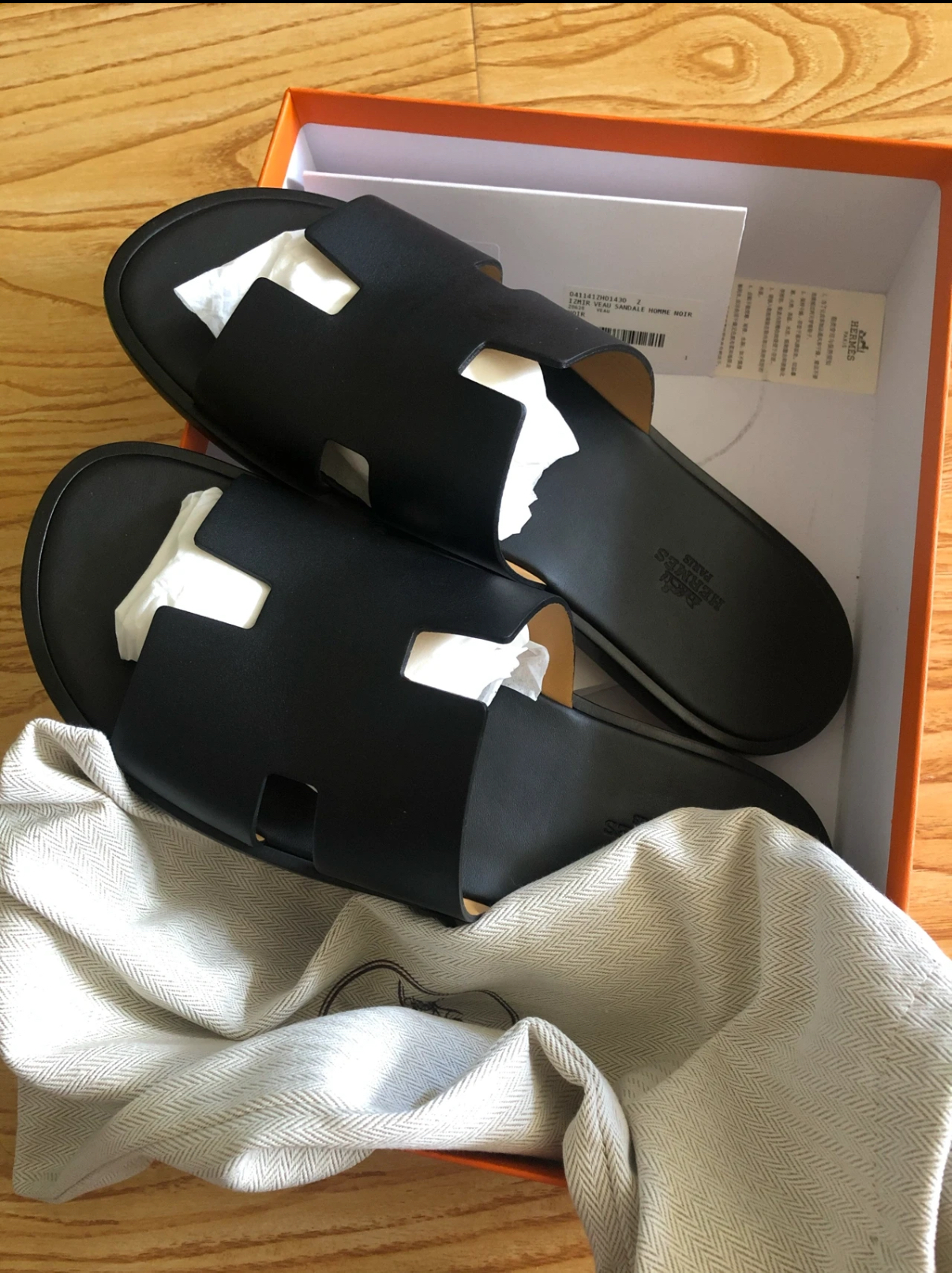 Men's slippers black logo - Artisantouchss