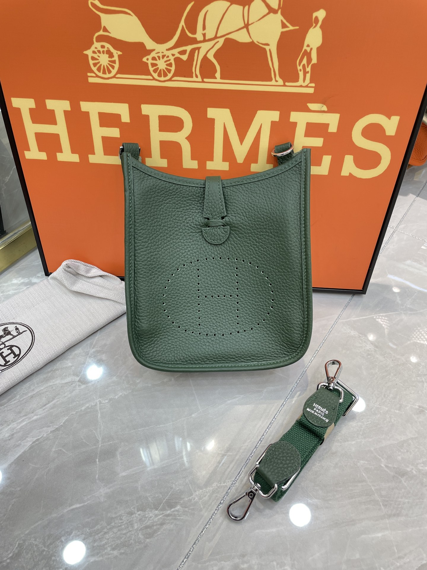 Evelyn 16-19 custom - Artisantouchss