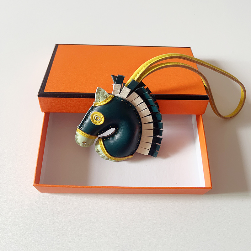 Handsewn unicorn pendant - Artisantouchss