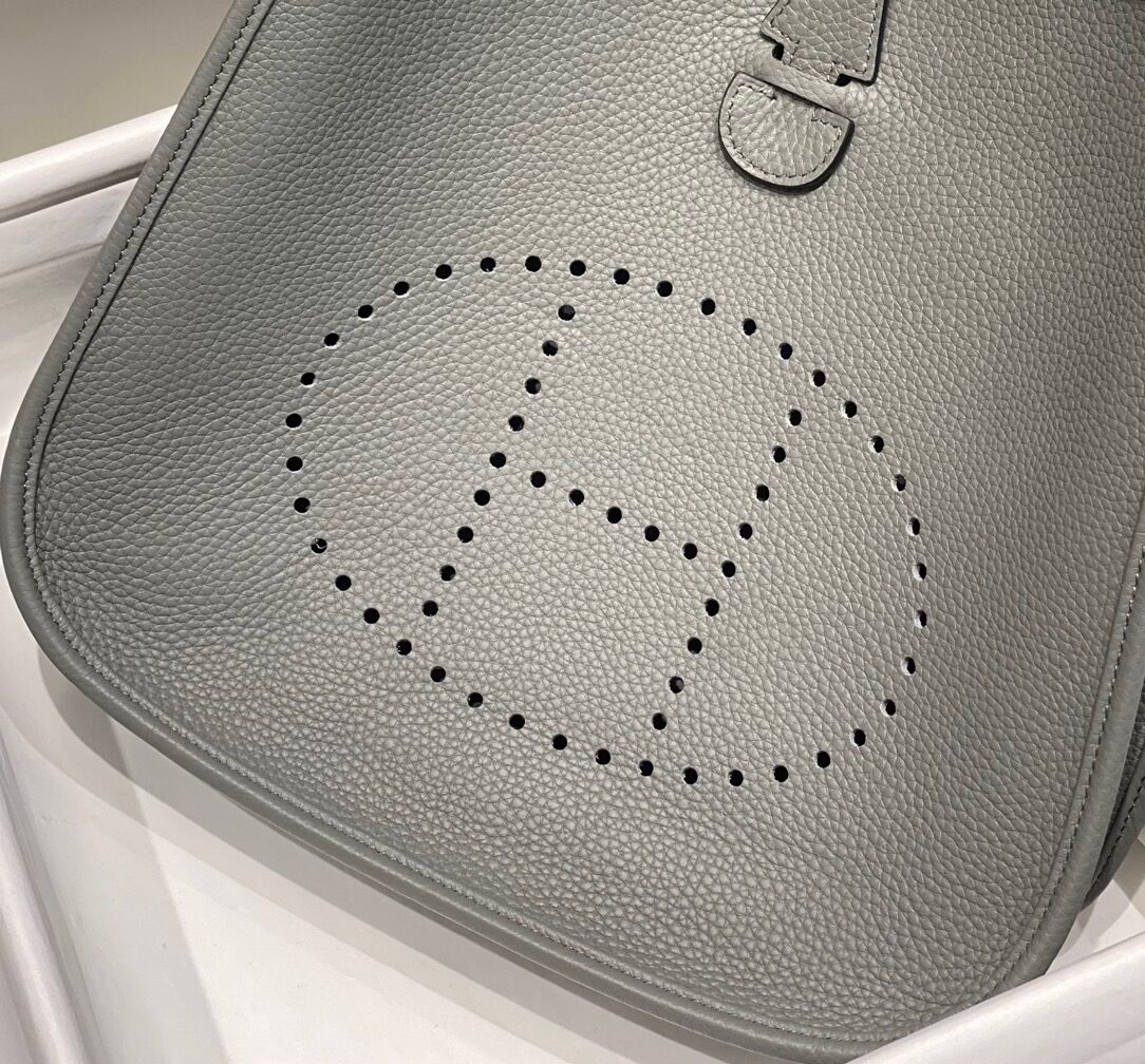 Evelyn 16-19 custom - Artisantouchss