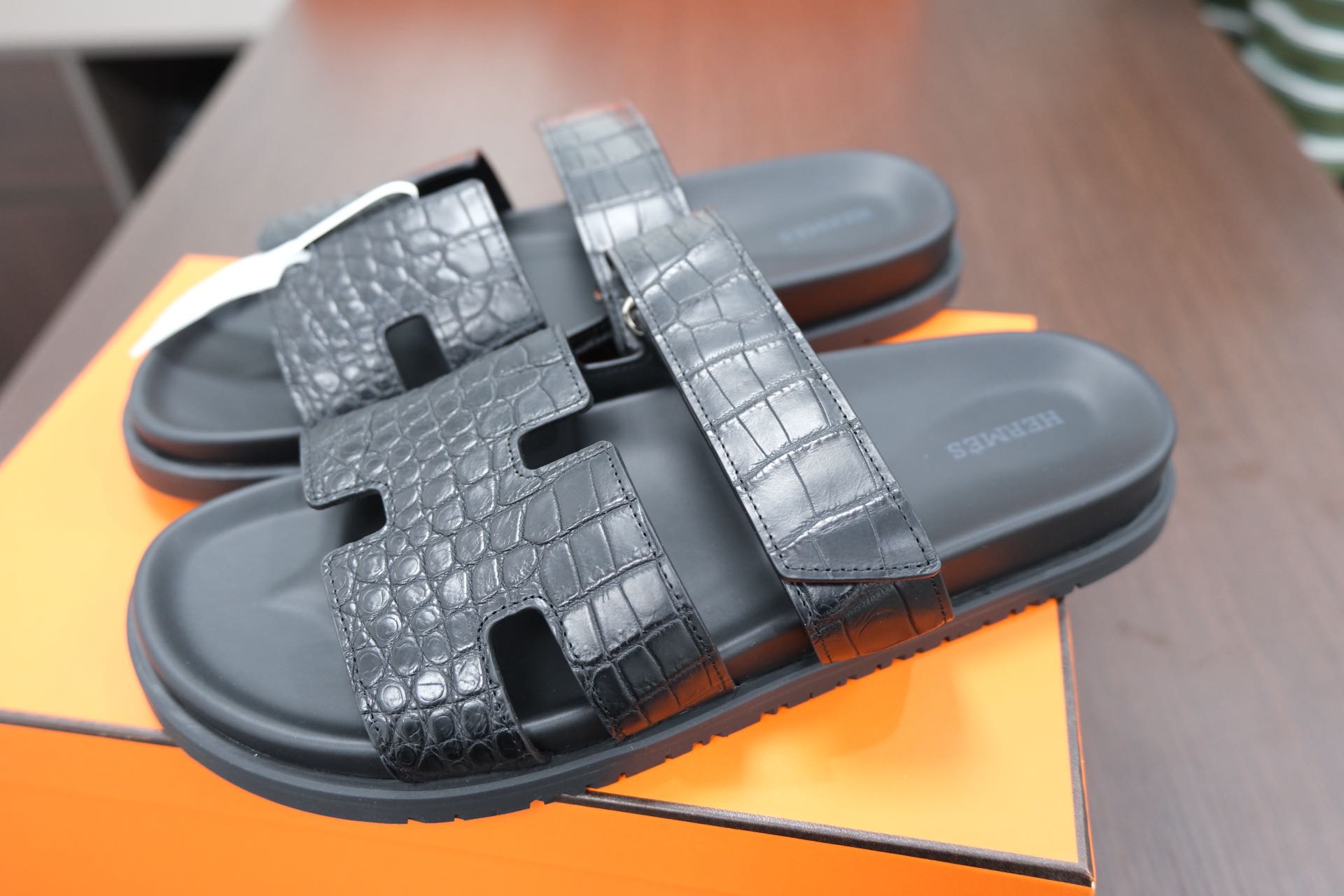 Black crocodile leather slippers, size 44, limited-time special offer, in stock. - Artisantouchss