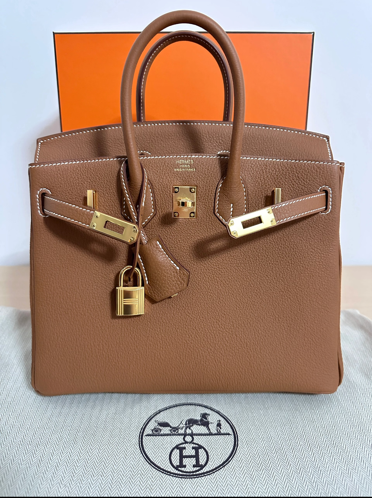 Falling for the Hermès Birkin 25 in Brown & Gold Hardware - ArtisantouchssFalling for the Hermès Birkin 25 in Brown & Gold Hardware - Artisantouchss