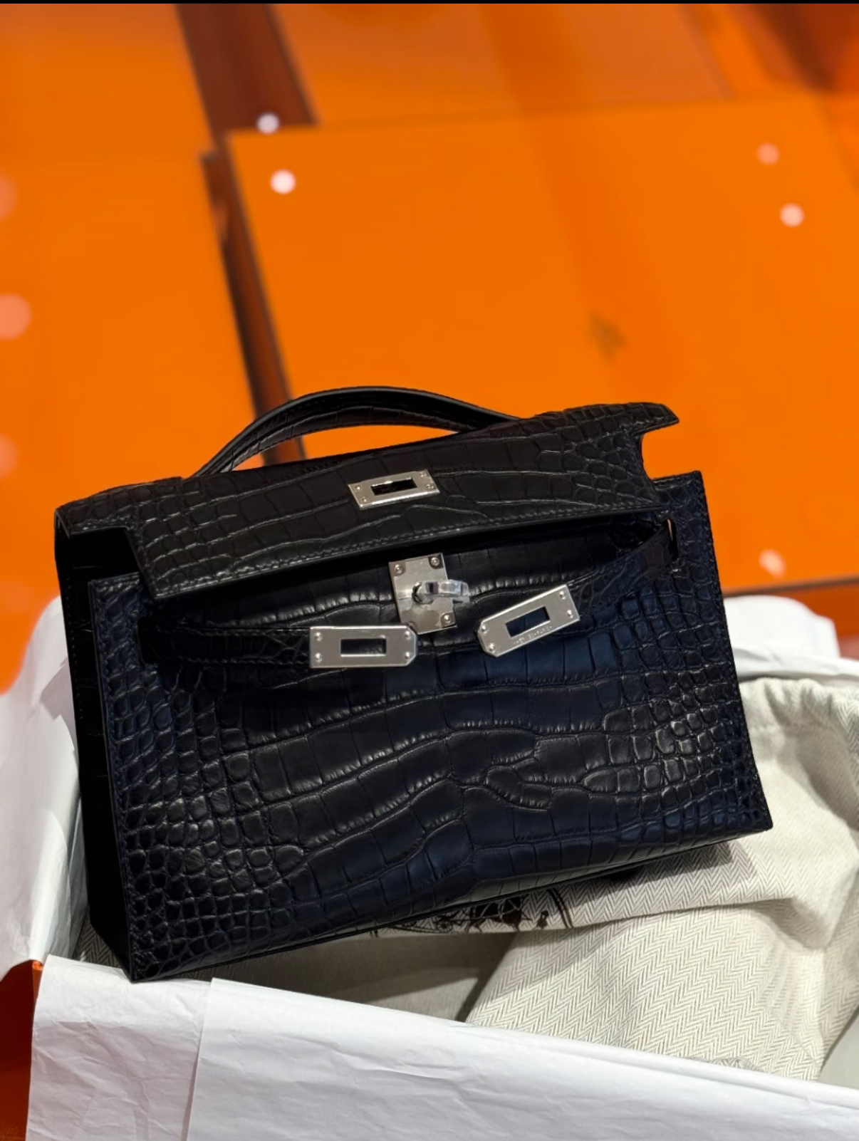 Kelly Mini 20 in custom-made black crocodile leather - Artisantouchss