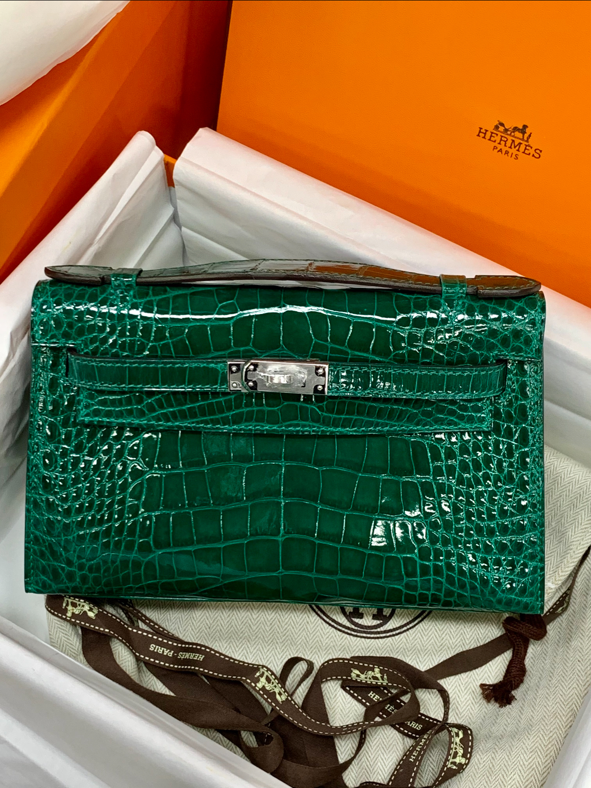 Kelly 1 American Emerald Green Shiny Silver Buckle - Artisantouchss