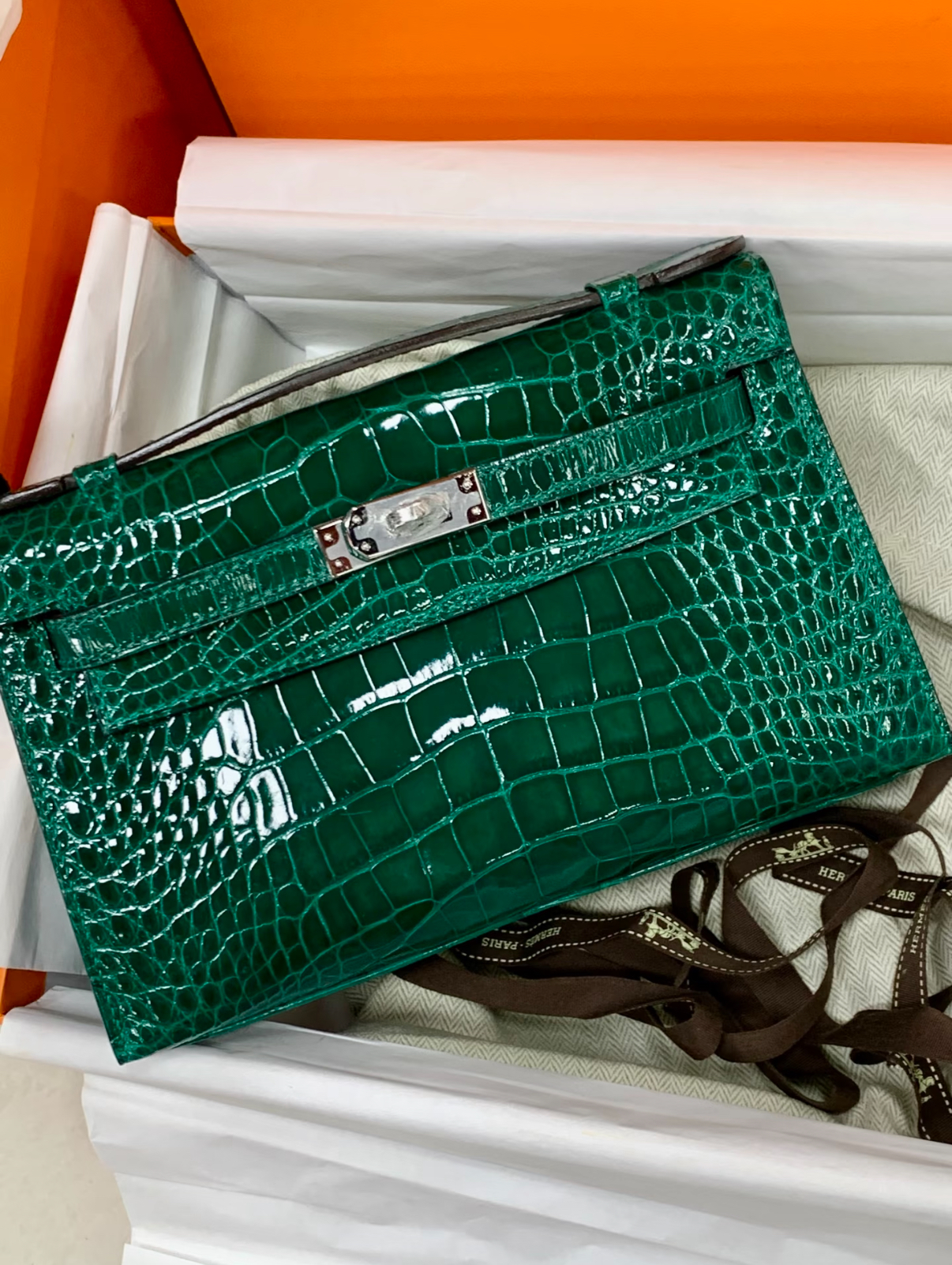 Kelly 1 American Emerald Green Shiny Silver Buckle - Artisantouchss