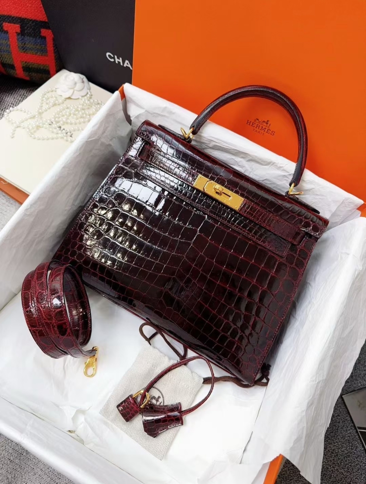 Kelly 28 Bordeaux Red crocodile leather - Artisantouchss
