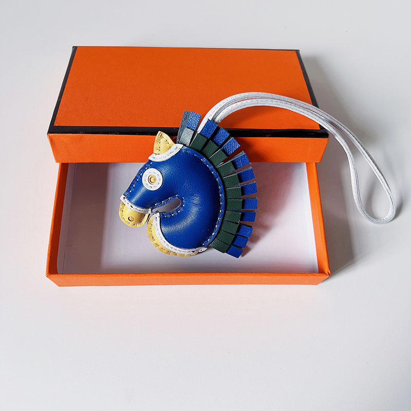 Handsewn unicorn pendant - Artisantouchss