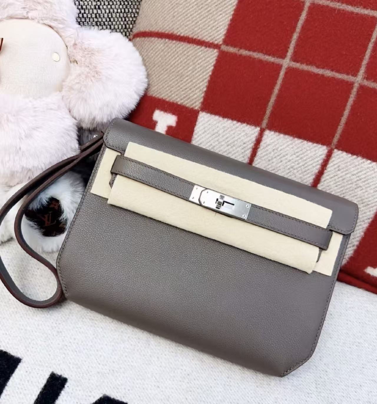 Depeches 25 Grey Custom - Artisantouchss