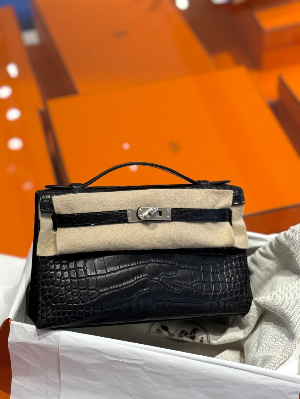 Kelly Mini 20 in custom-made black crocodile leather - Artisantouchss