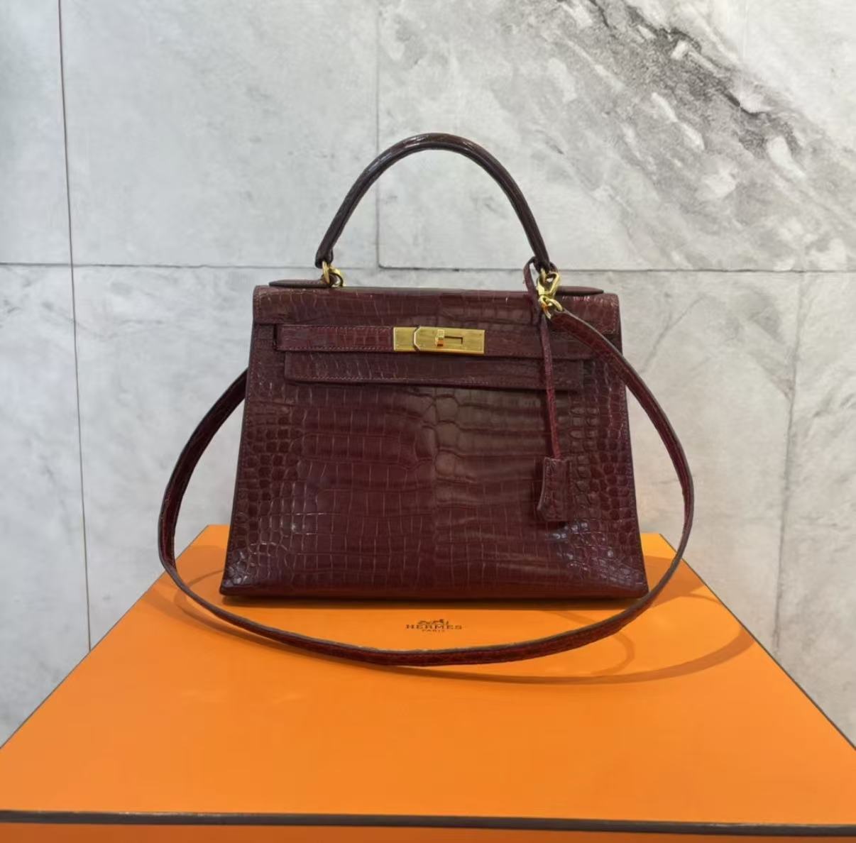 Kelly 25-28 Bordeaux red crocodile leather Custom - Artisantouchss