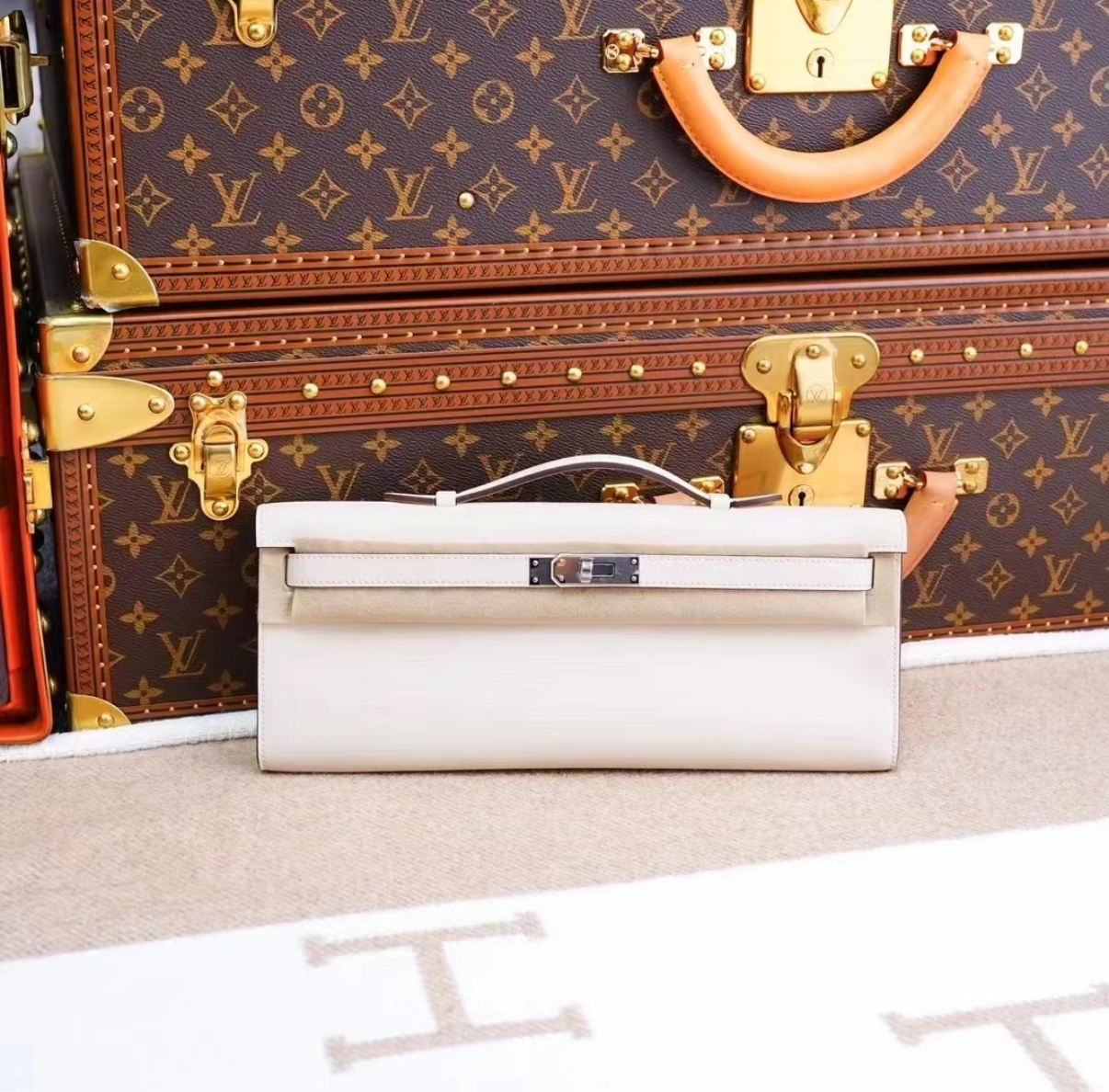 Kelly cut white silver buckle customized - Artisantouchss