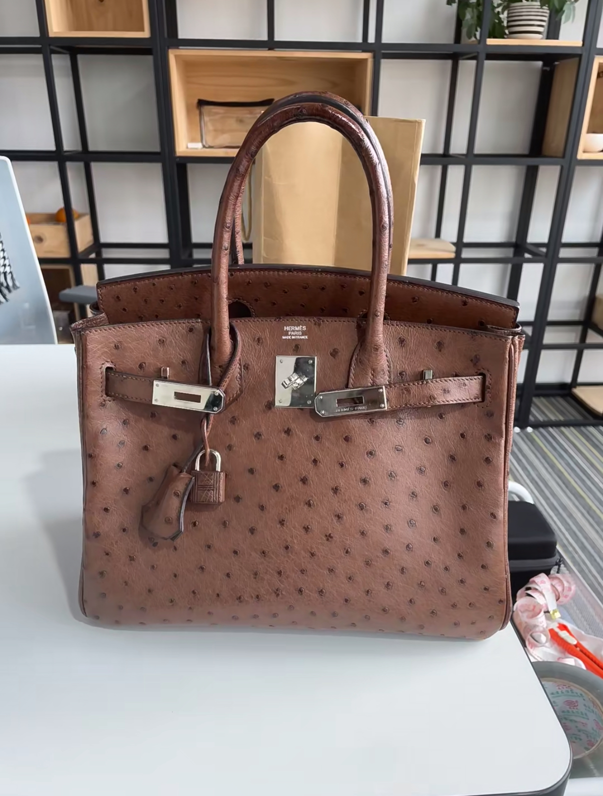 Birkin 25-35 silver chocolate color custom Ostrich leather - Artisantouchss