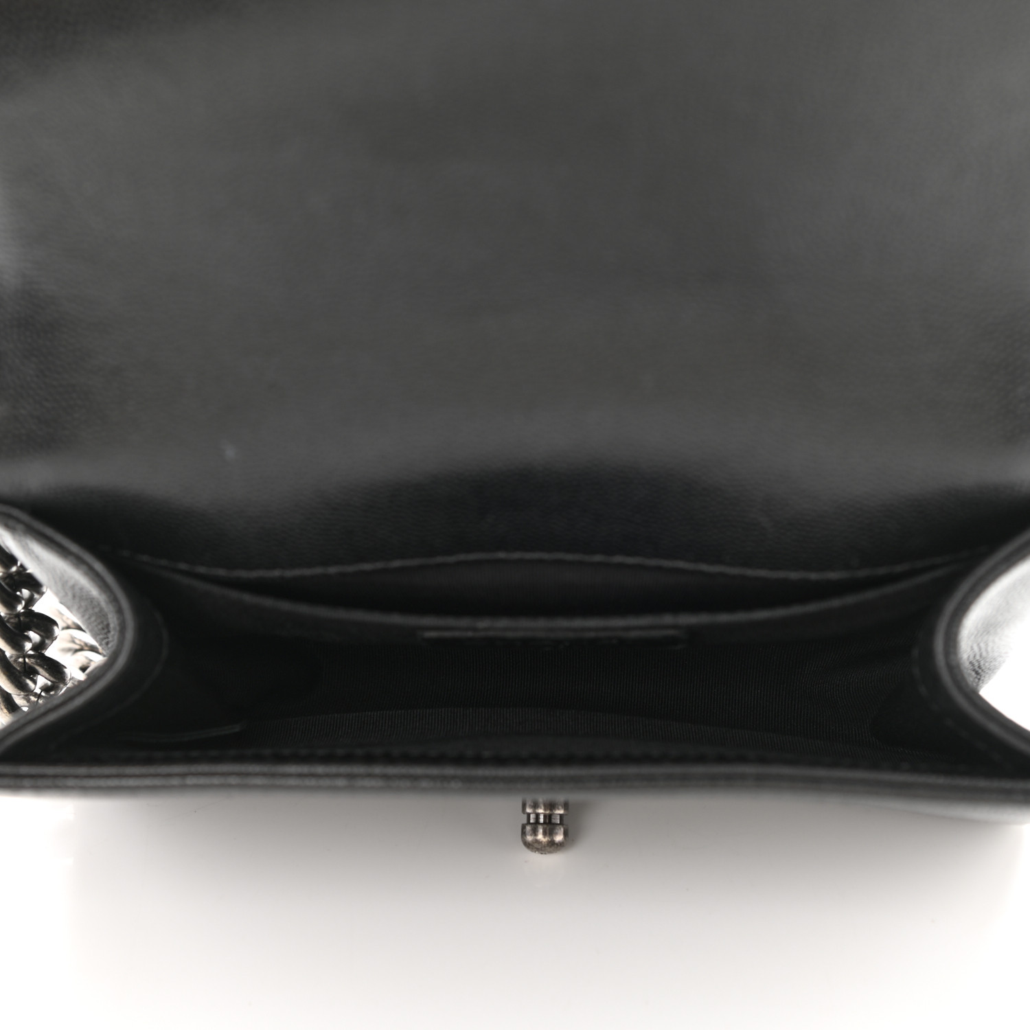 Caviar Quilted Small Boy Flap Black-silver buckle