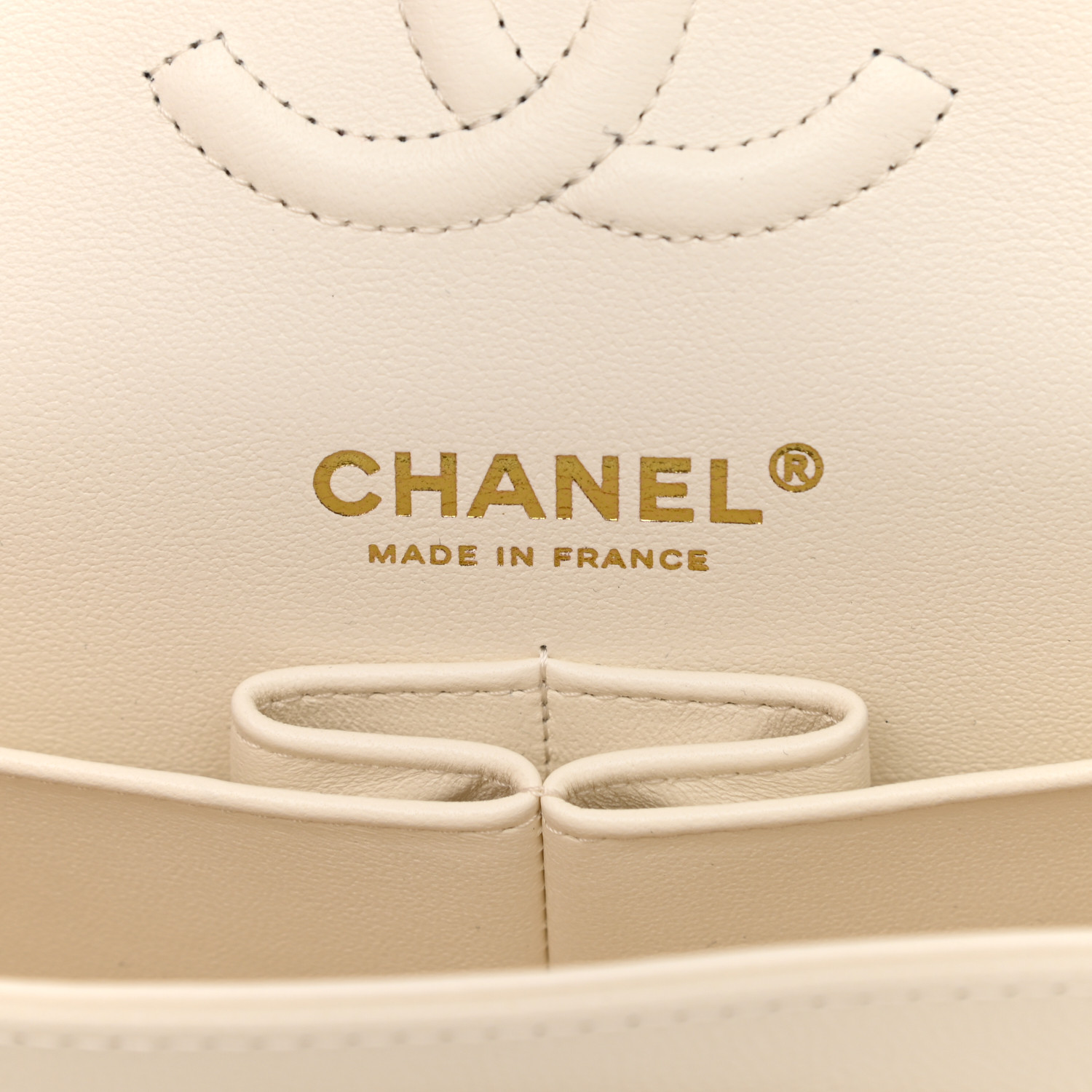 Caviar quilted Medium Double clamshell off-white