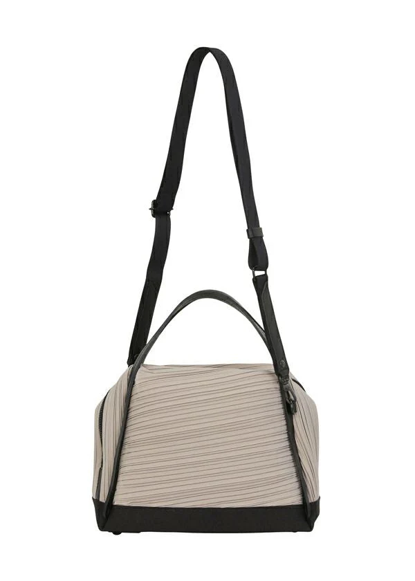 BIAS PLEATS BAG