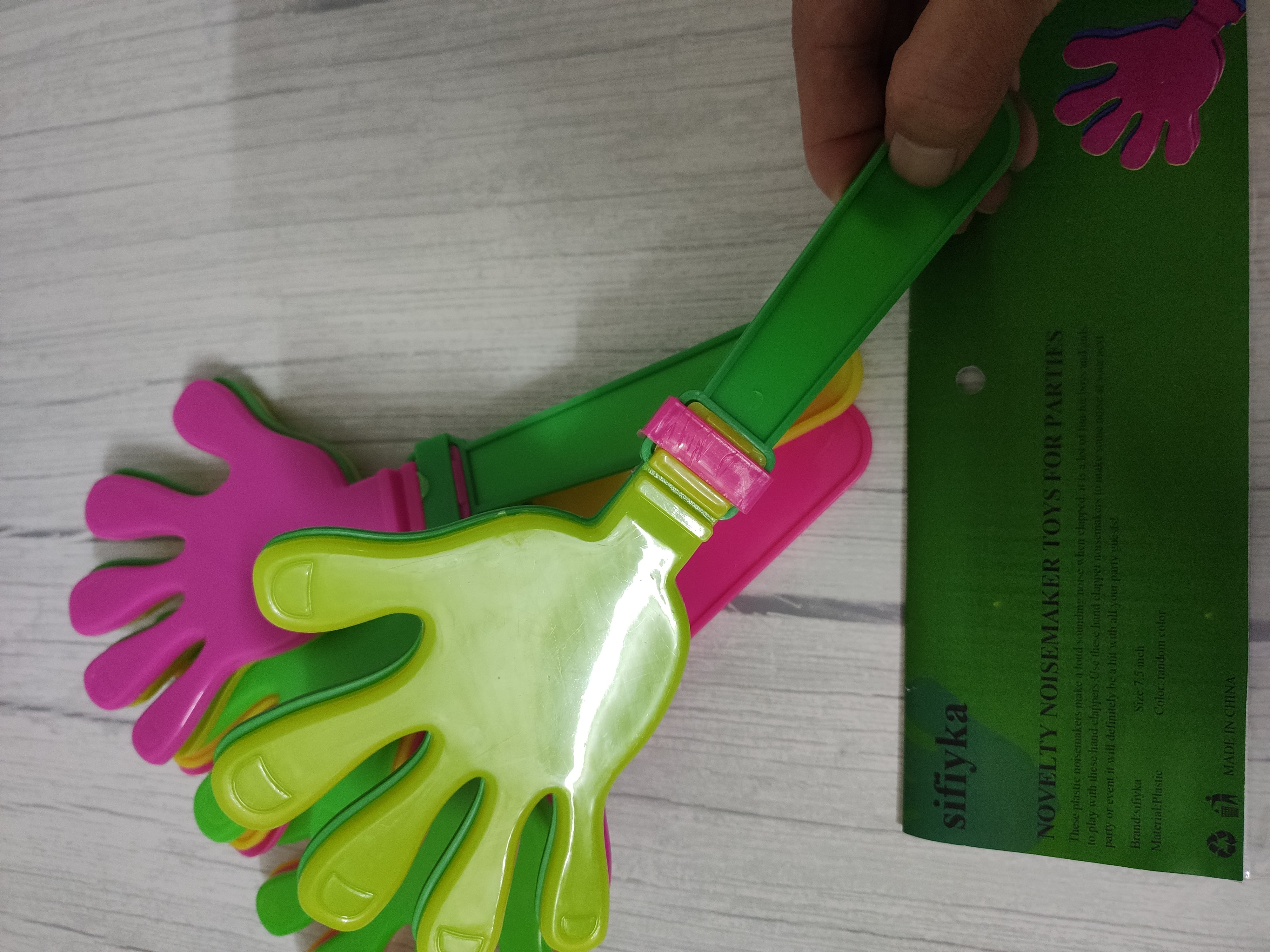 sifiyka Novelty noisemaker toys for parties , 7.5 Inch In Assorted