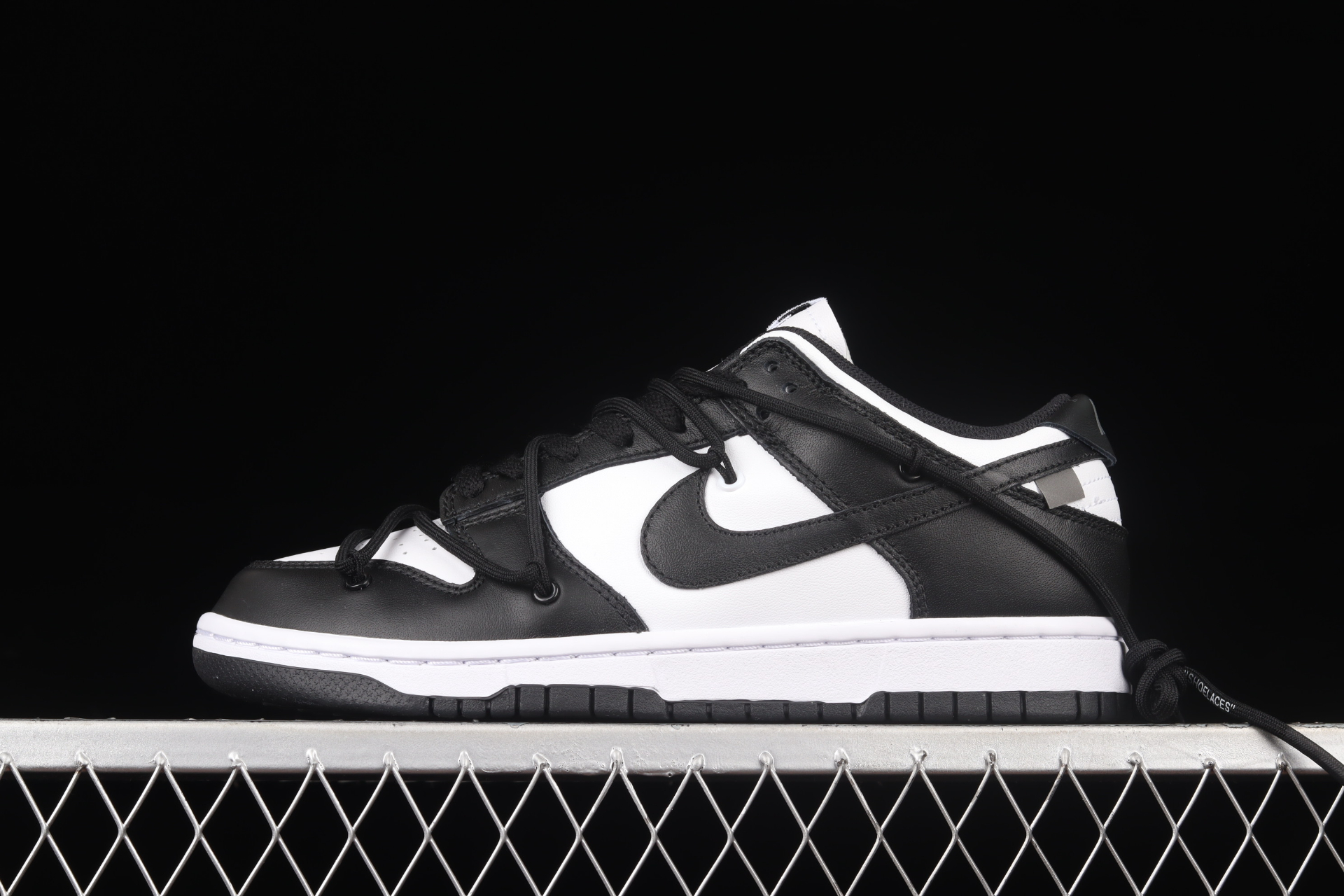 Dunk Low Lot “Black/White” CT0856-103