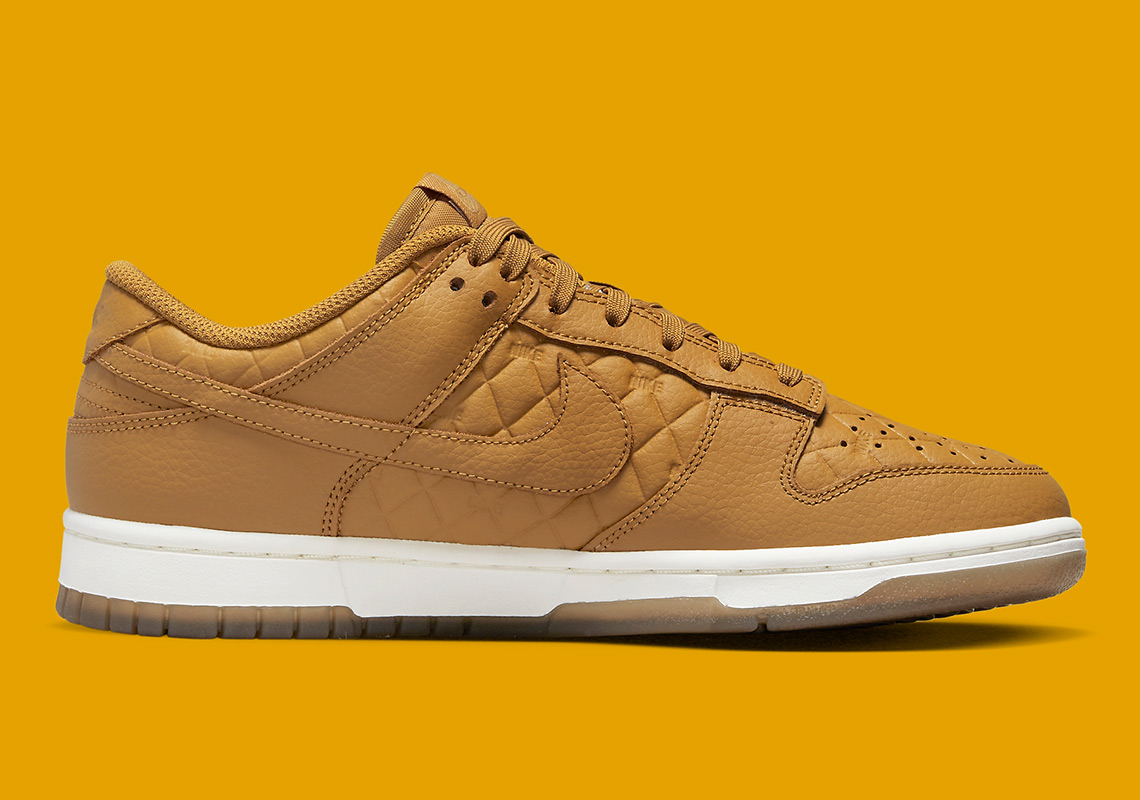 Wmns Dunk Low ‘Quilted Wheat’ DX3374-700