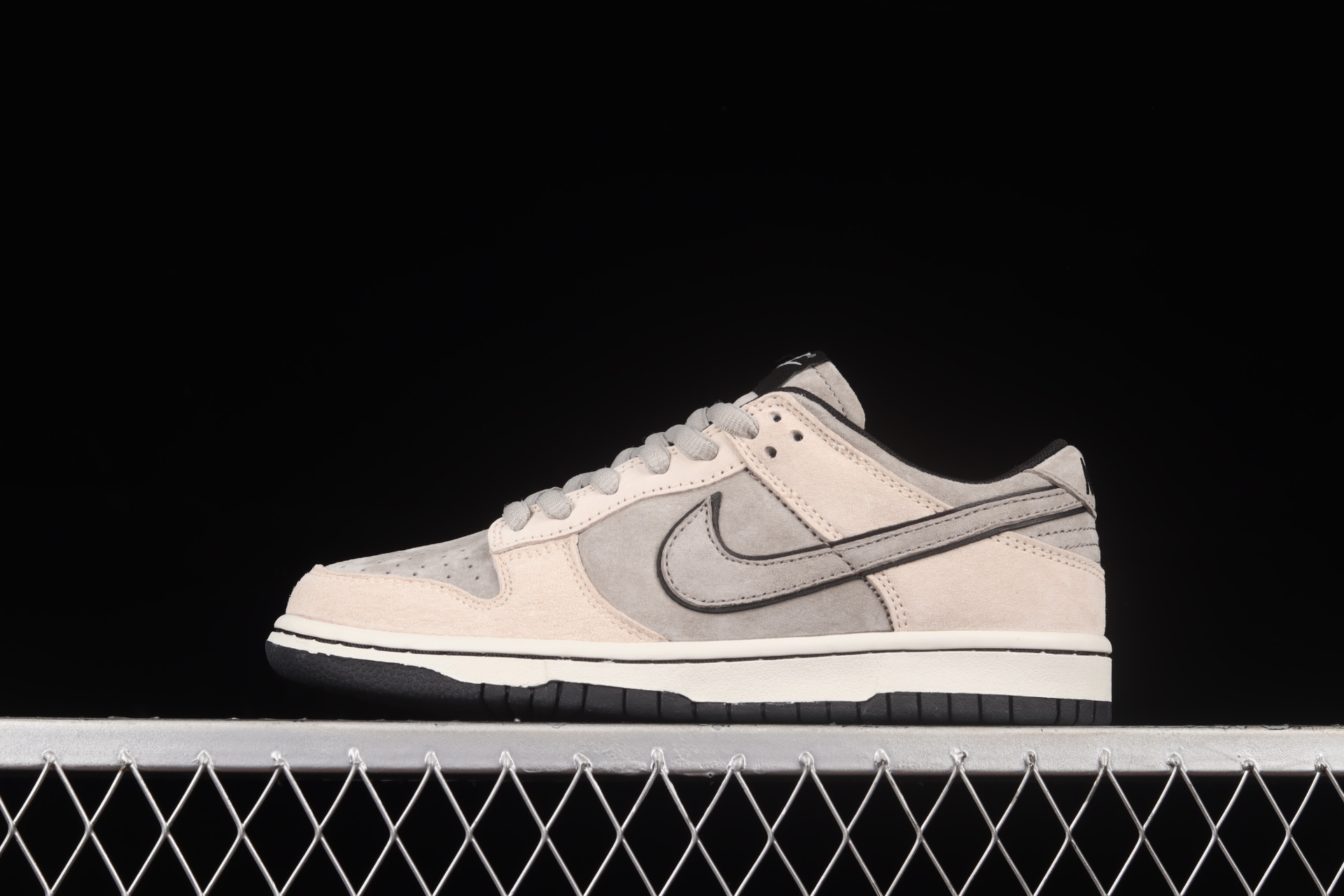 Otomo Katsuhiro x SB Dunk Low “Steamboy OST” LF0039-006