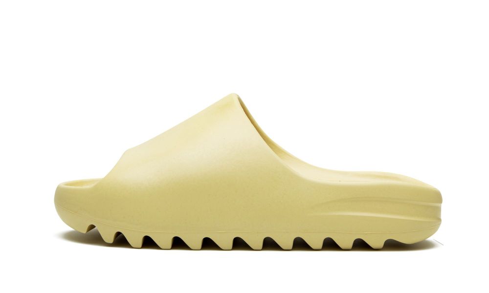 Yeezy Slides Desert Sand – FW6344