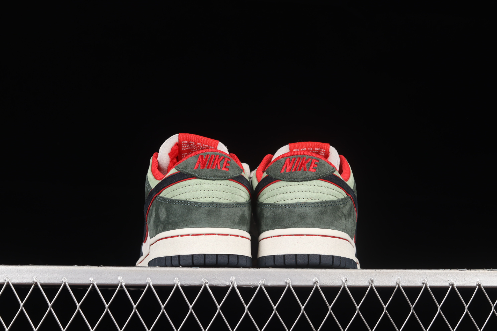 Otomo Katsuhiro x SB Dunk Low “Steamboy OST” LF0039-004
