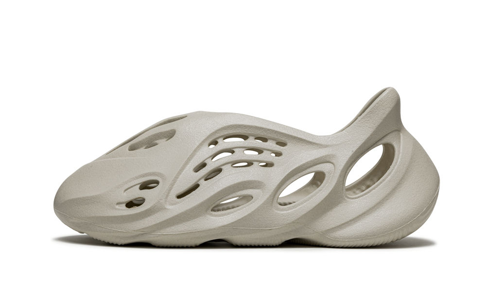 Yeezy Foam RNNR Shoes Sand – FY4567