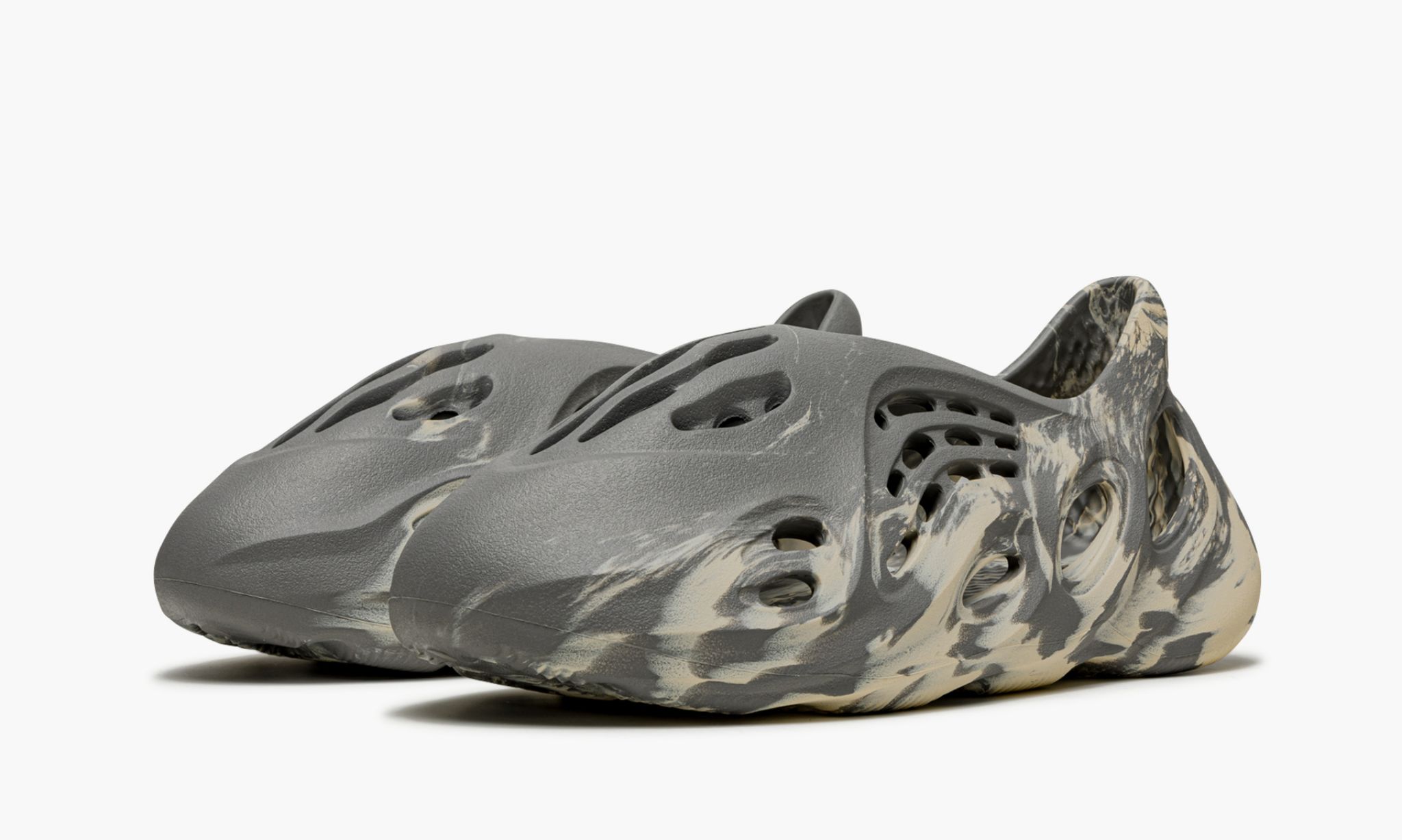 Yeezy Foam RNNR Shoes MXT Moon Gray – GV7904