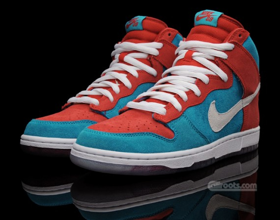 Dunk High Premium SB ‘Bloody Gums’ 313171-611