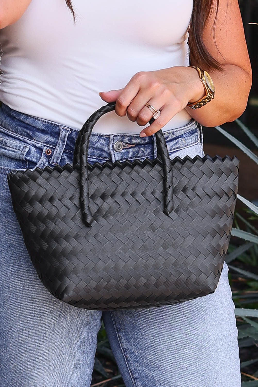 Black Straw Woven Sawtooth Trim Round Handle Bag